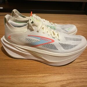 Women’s Brooks Hyperion Max 3